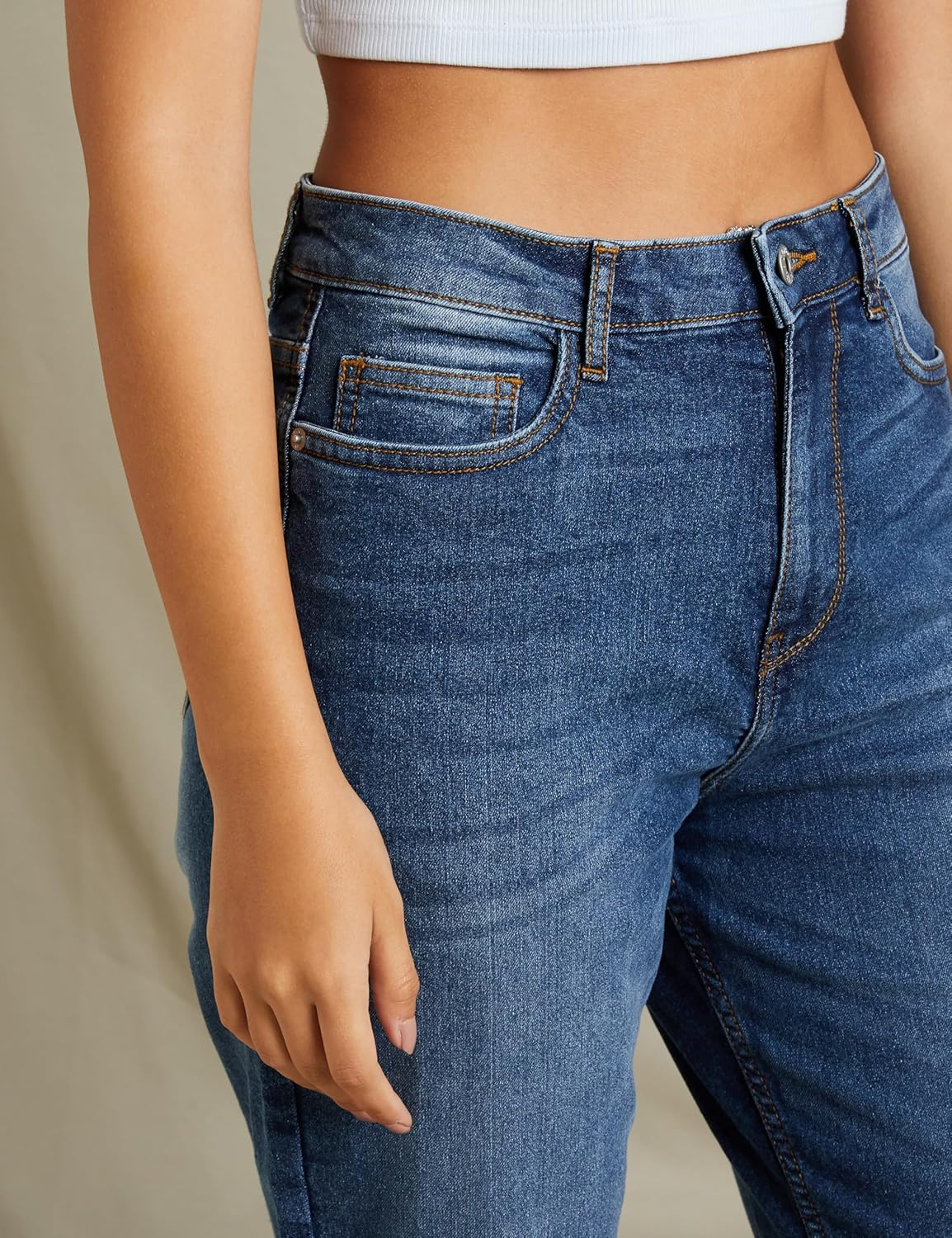 Women Mid-Rise Loose Flared Jeans - Image 4