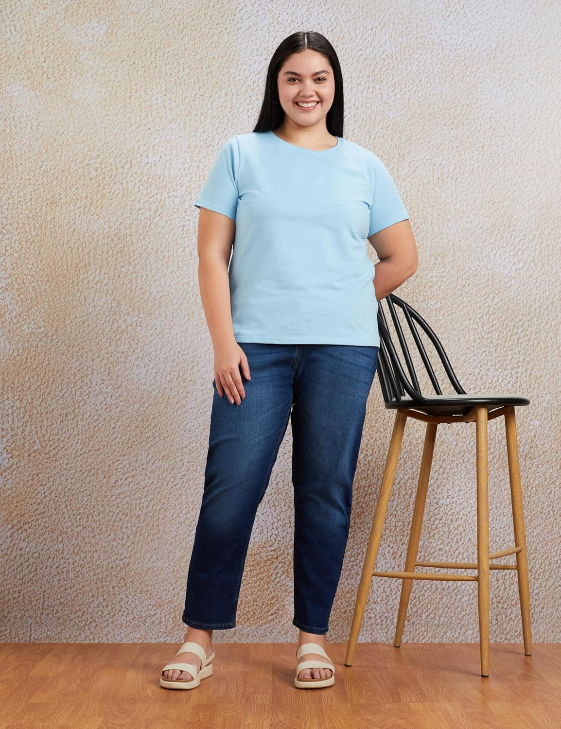 Women Mid-Rise Loose Flared Jeans - Image 5