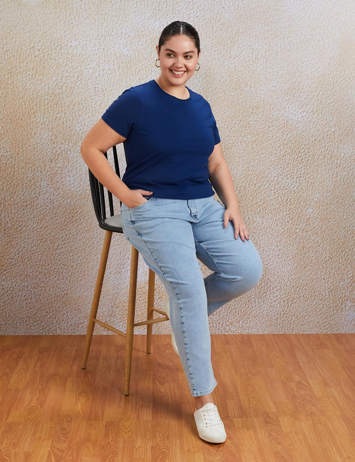 Women Mid-Rise Loose Flared Jeans - Image 11