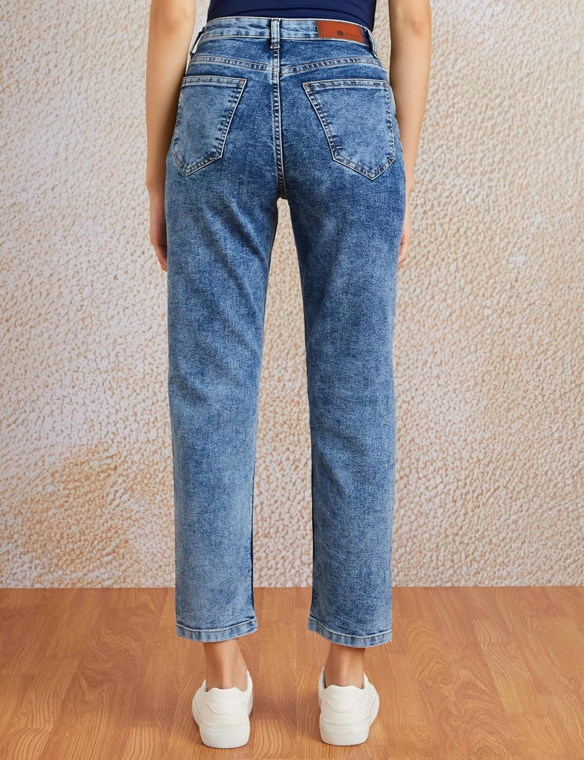 Women Mid-Rise Loose Flared Jeans - Image 13