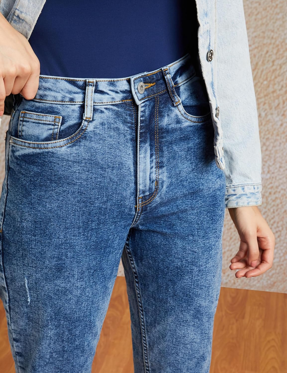Women Mid-Rise Loose Flared Jeans - Image 15