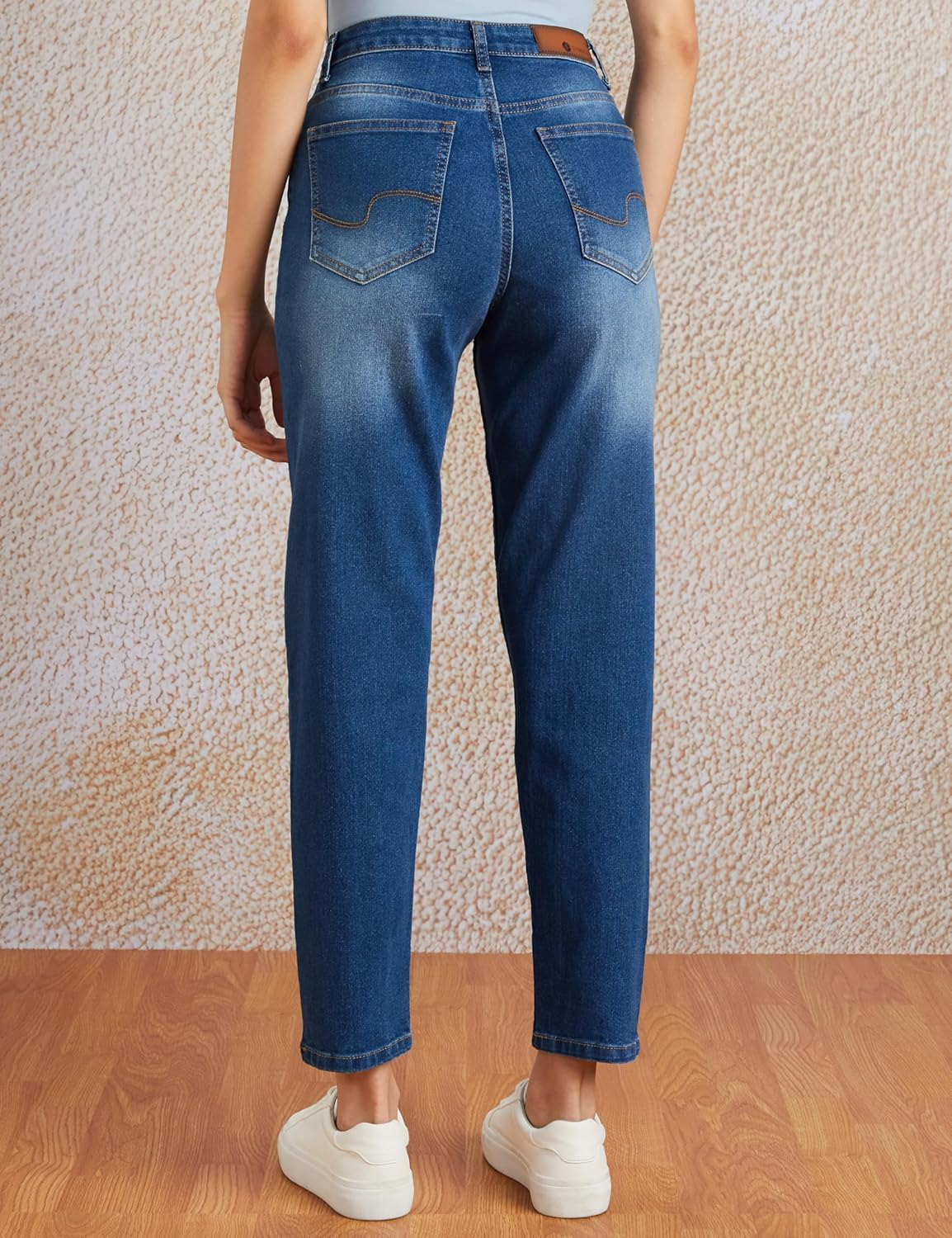 Women Mid-Rise Loose Flared Jeans - Image 25