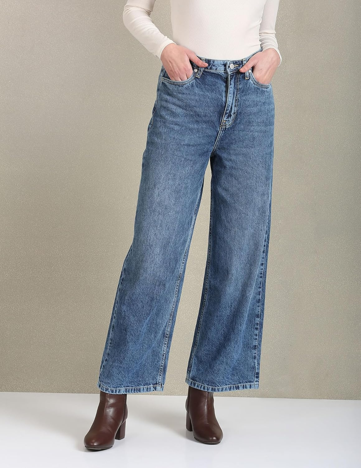 Women Classic High-Rise Regular Jeans - Image 2