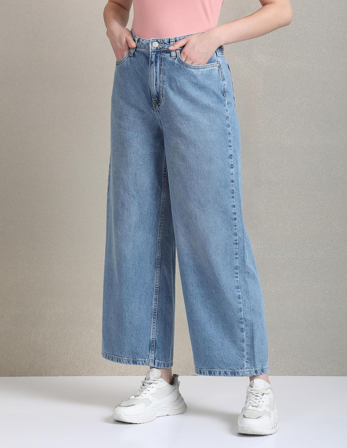 Women Classic High-Rise Regular Jeans - Image 8