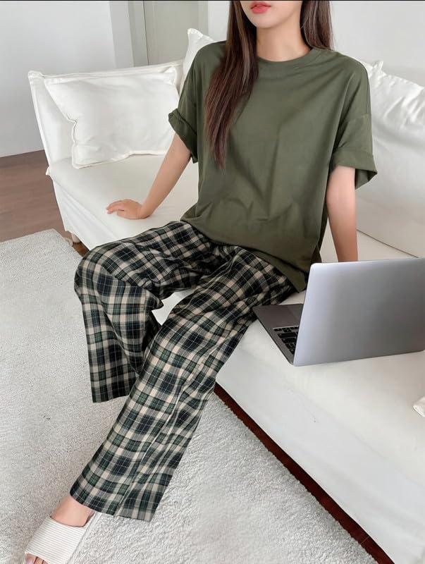 Women Round Neck Printed Nightsuit Set - Image 29